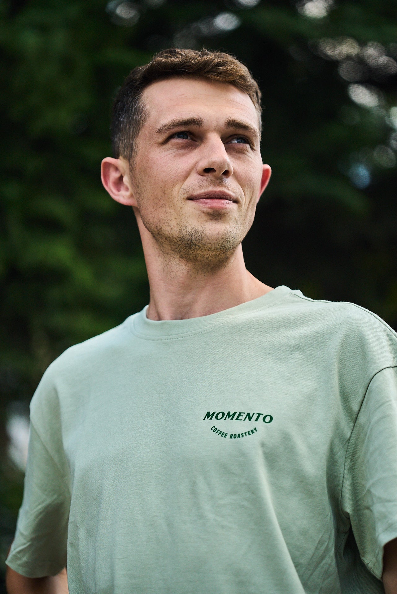 MOMENTO T-Shirt - Coffeegator. (Soft Salvia)